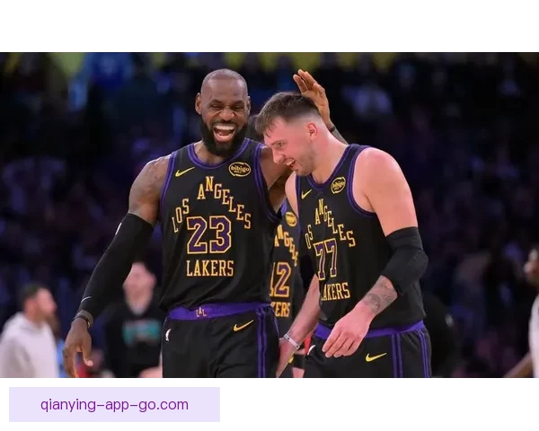 追梦盛赞东契奇携手詹姆斯湖人双核驱动任何对手都有机会击败