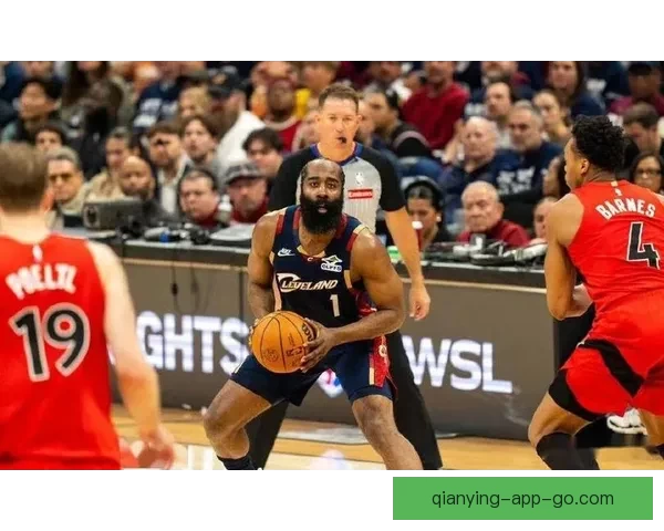 米切尔盛赞哈登改变比赛节奏强调团队力量助推球队走到今天高度新